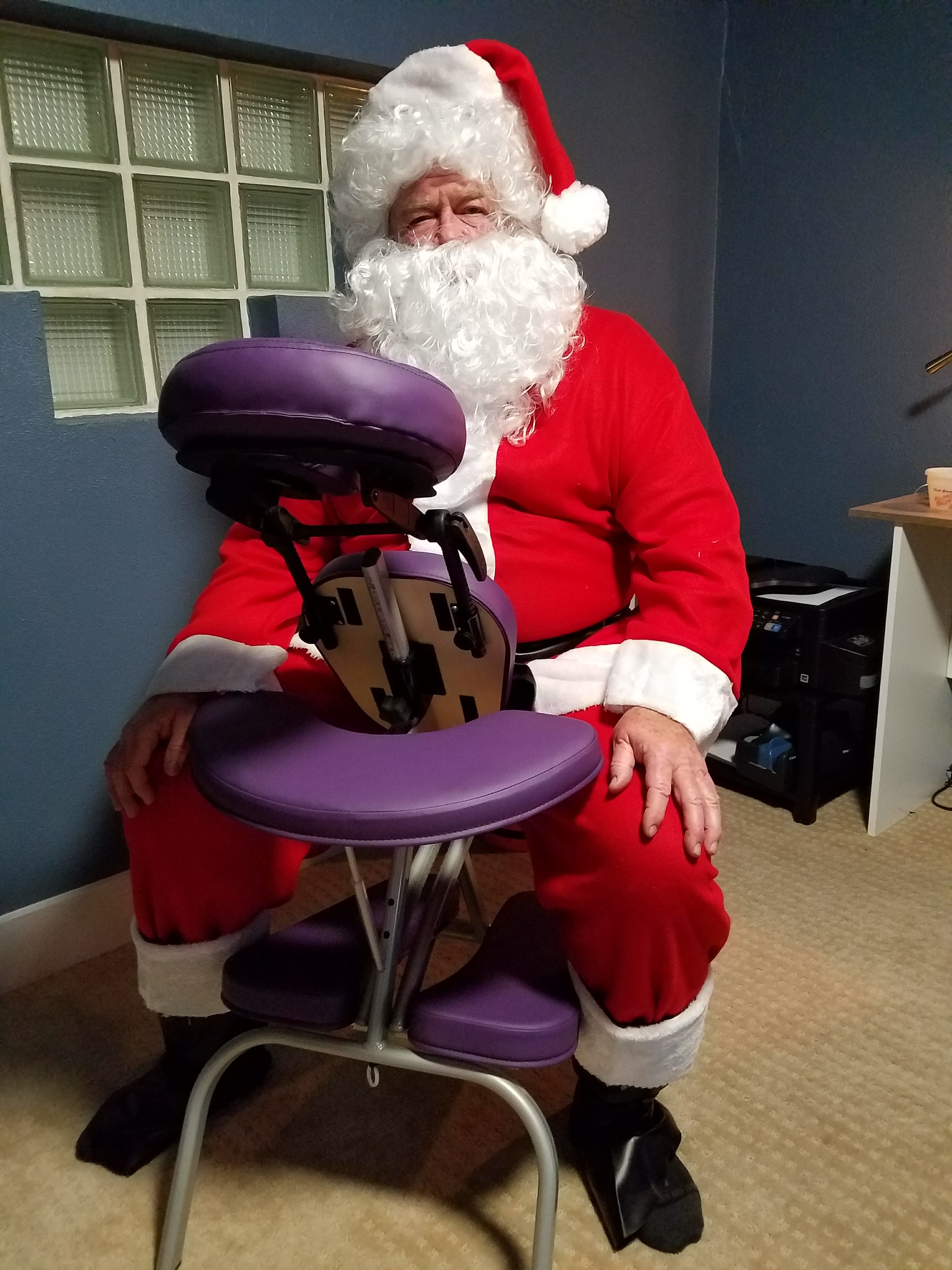  Santa LOVES Chair Massage